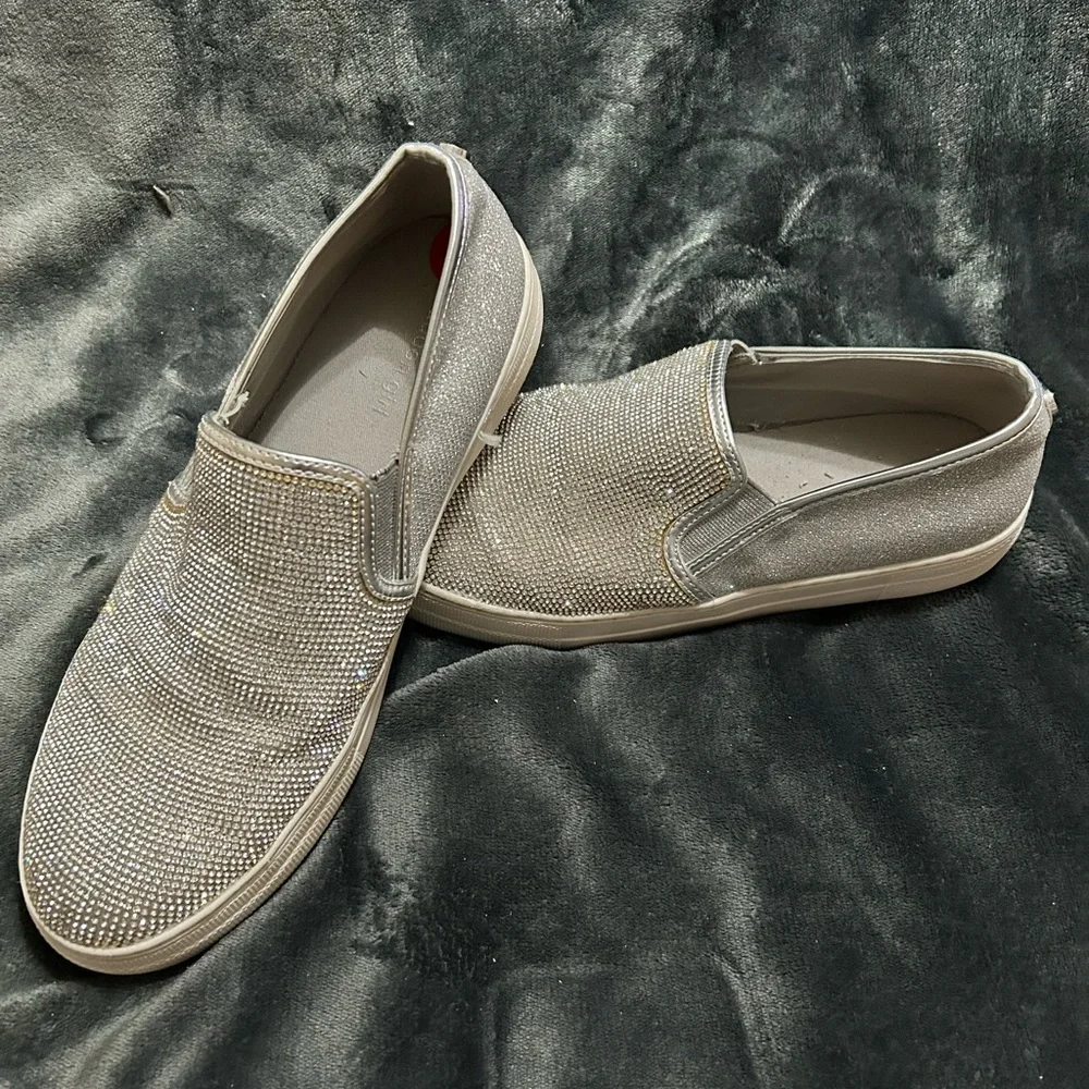Steve Madden Silver Sequin Glitter Sparkle slip on - size 10 - Picture 1 of 8